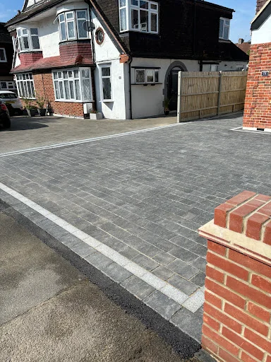 Woodcote Fencing &amp; Landscaping Ltd photo 3