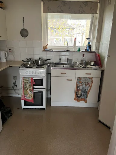 Amber House Clearance photo 6