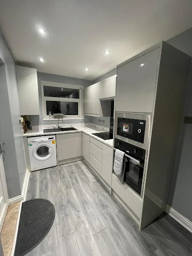 DELUXE KITCHENS &amp; BATHROOMS LTD photo 3