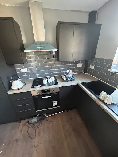 DELUXE KITCHENS &amp; BATHROOMS LTD photo 4