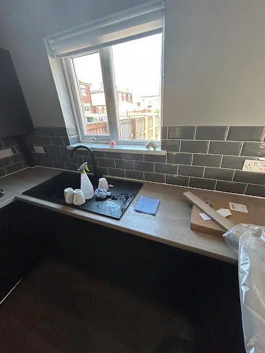 DELUXE KITCHENS &amp; BATHROOMS LTD photo 5