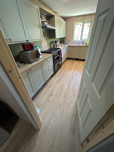 DELUXE KITCHENS &amp; BATHROOMS LTD photo 6