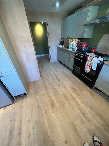 DELUXE KITCHENS &amp; BATHROOMS LTD photo 8