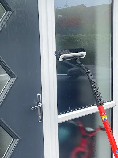 Top to Bottom Window Cleaning &amp; Gutter Clearance photo 5