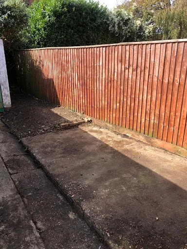 J &amp; P Rubbish Clearance photo 2