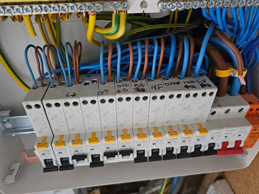 Voy Electrical photo 8