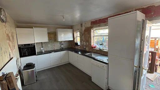 CSE JOINERY, BUILDING &amp; MAINTENANCE LTD photo 1