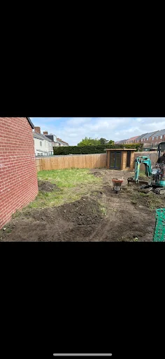 SLH Landscaping and Fencing photo 2